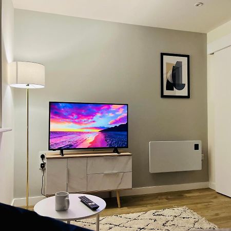 Fantastic One Bedroom Apartment Near Old Trafford Stadium Manchester Eksteriør bilde