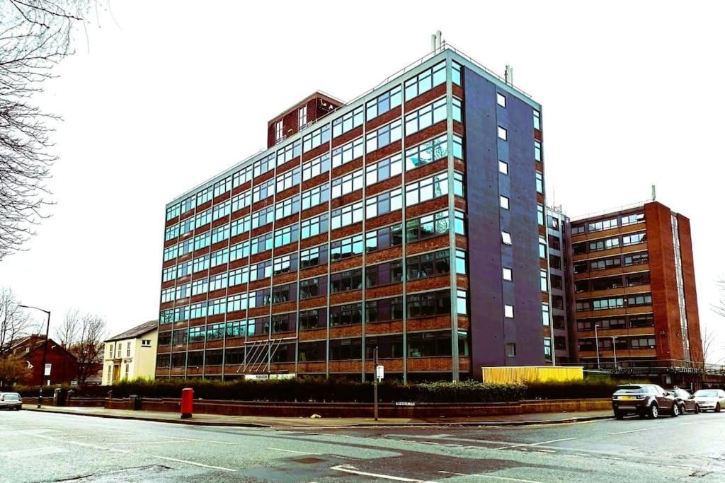 Fantastic One Bedroom Apartment Near Old Trafford Stadium Manchester Eksteriør bilde